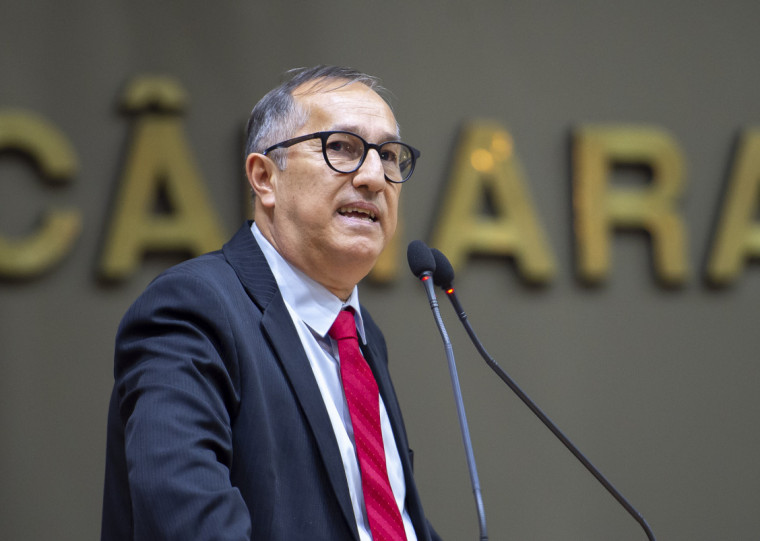 Vereador Everton Gimenis pode ocupar cadeira na Câmara de Porto Alegre até o final do ano