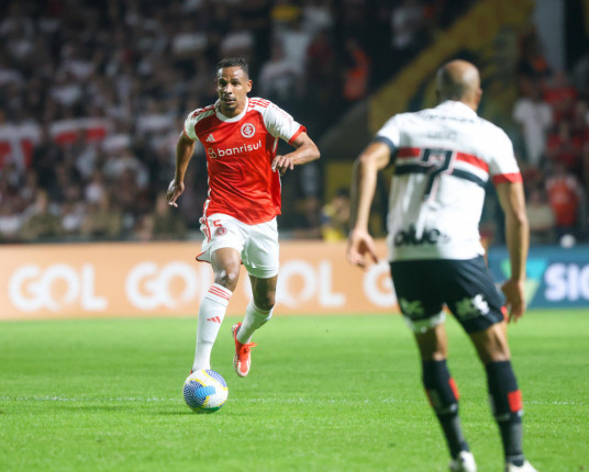 Em jogo morno, Inter e São Paulo empatam sem gols, pelo Brasileirão, em Criciúma