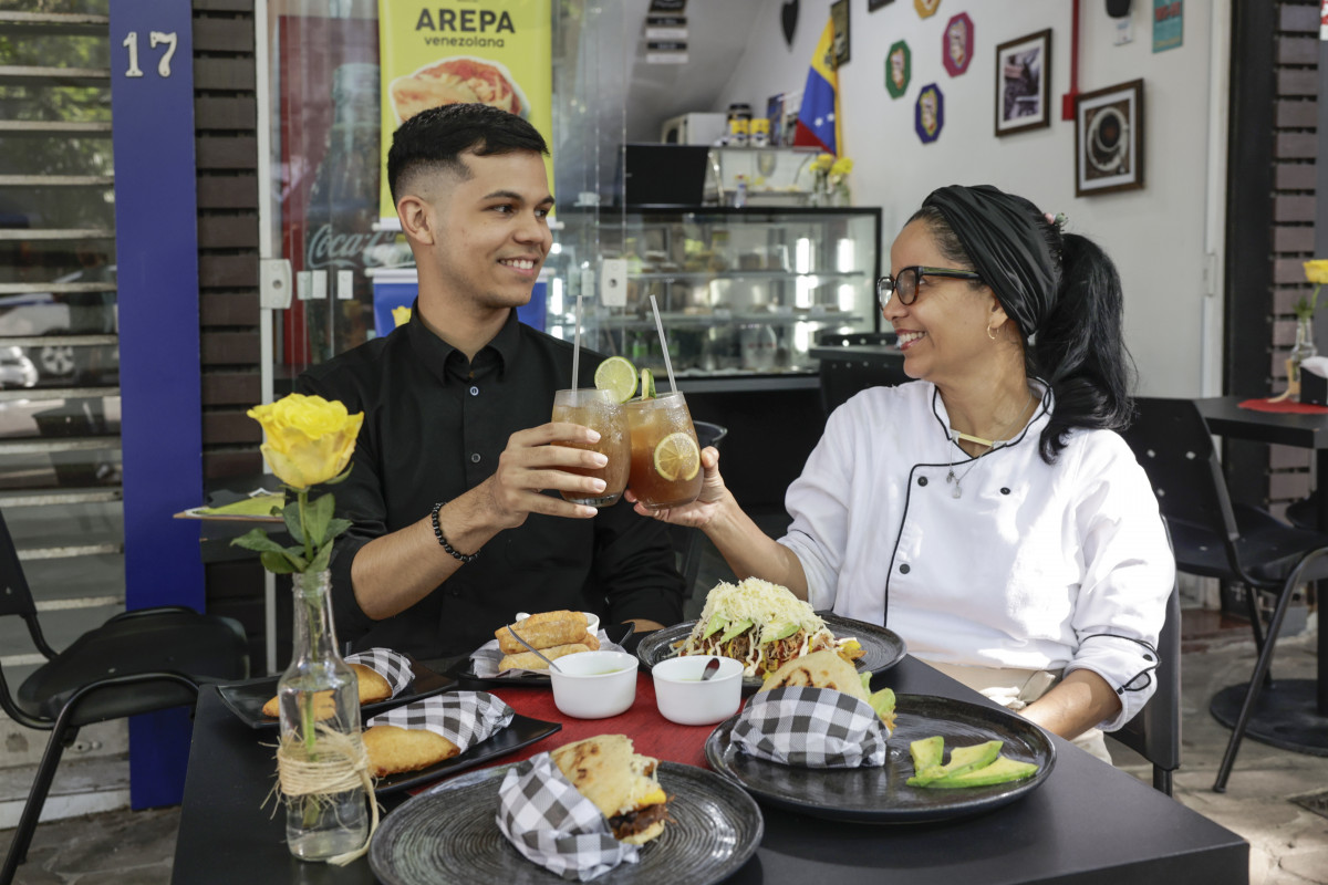 Todo Vene, Café e Bistrô, Comida Venezuelana. José Carlos Silva e Auristela Teran são os sócios do empreendimento. | TÂNIA MEINERZ/JC