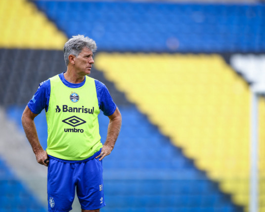 Grêmio inicia a semana Gre-Nal pressionado e na zona de rebaixamento