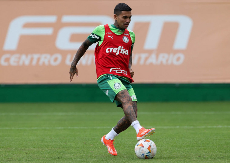 Atacante se acertou com o Cruzeiro mas voltou atrás em sua decisão