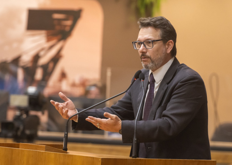 Parlamentares não conseguiram obter dois terços necessários para a derrubada do veto de Melo