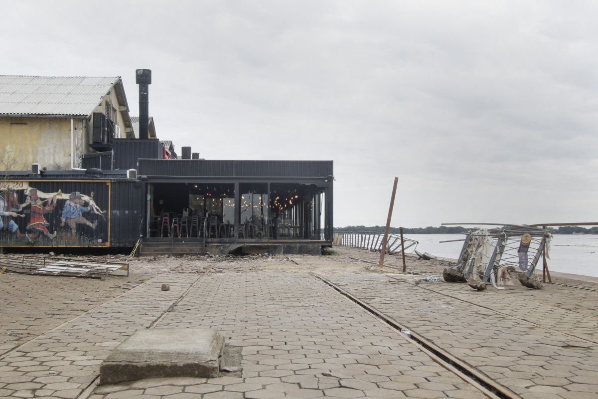 Enchente danificou 70% das operações; restaurantes em frente ao Guaíba foram arrasados  | THAYNÁ WEISSBACH/JC
