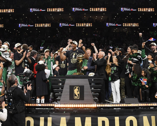 Boston Celtics derrota Dallas Mavericks e conquista o 18º título da NBA