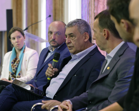 Obras de drenagem de Porto Alegre dependem de verba federal e internacional, diz Melo