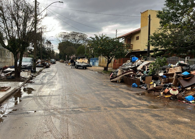A ilha da Pintada ainda apresenta muito muito lixo nas ruas 