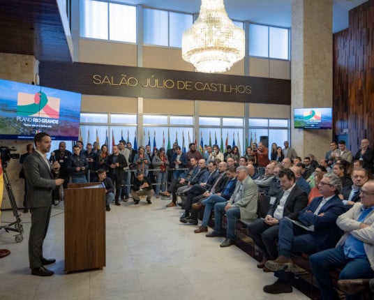 PIB gaúcho deve retrair 12% em 2024 após cheias