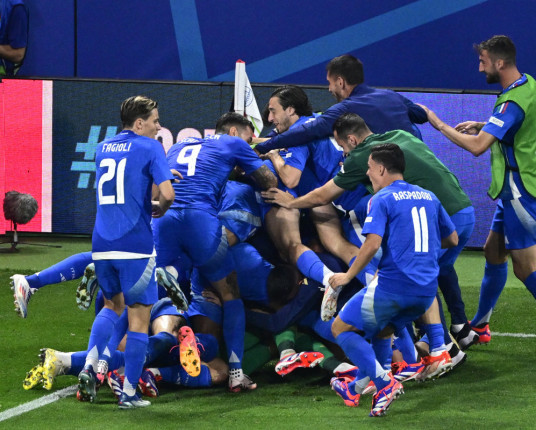 Itália empata com Croácia no fim e avança; Espanha elimina Albânia