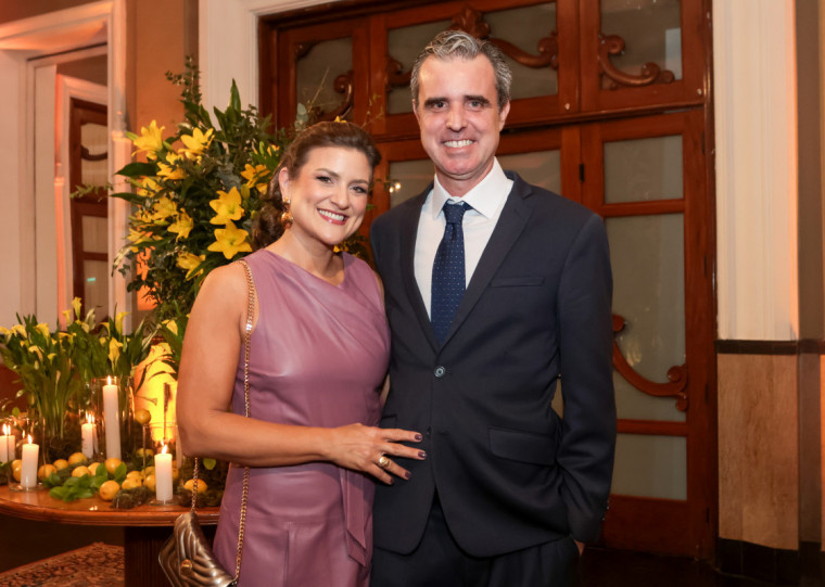 Maria Agostina Algorta Noronha de Oliveira e 
Roberto Majó de Oliveira