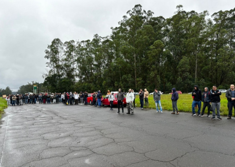 Trabalhadores iniciaram greve na sexta-feira (21)