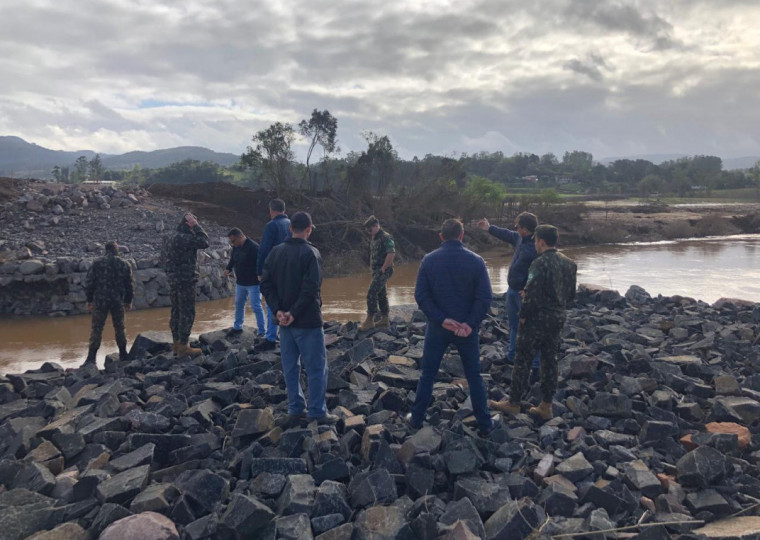 Parte estrutura da passagem deve ser conclu&iacute;da em at&eacute; 15 dias