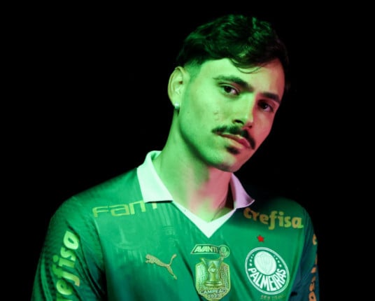 Palmeiras oficializa contratação do meia Maurício, ex-Internacional