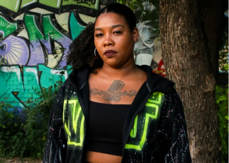 Negra Jaque é uma das atrações do SOS Rap Grande do Sul, que acontece no Opinião nesta sexta-feira