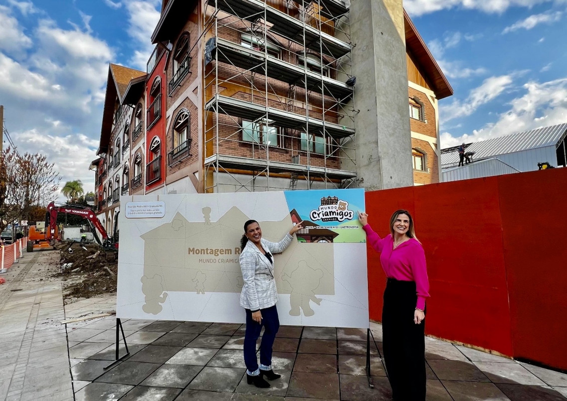 Minuto Varejo - fundadoras Criamigos - rede - Natiele Krassmann (esquerda) e Veronicah Sella (direita) - hotel tem&aacute;tico - Hotel Criamigos - bichos de pel&uacute;cia - Gramado - entretenimento - parque tem&aacute;tico - loja