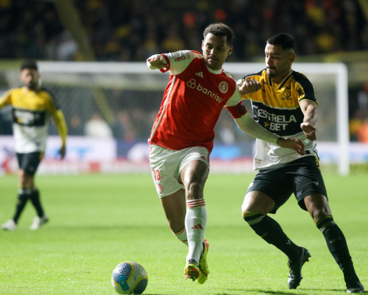 Inter empata com o Criciúma e chega a dois jogos sem vencer no Brasileirão