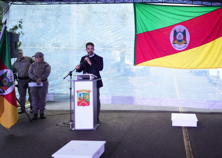 Leite participou da solenidade na Serra; Comando de Policiamento Ostensivo fortalecerá ações nas regiões