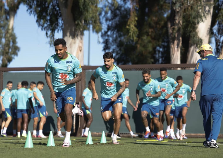  O grupo deve trabalhar completo nesta terça-feira (7)