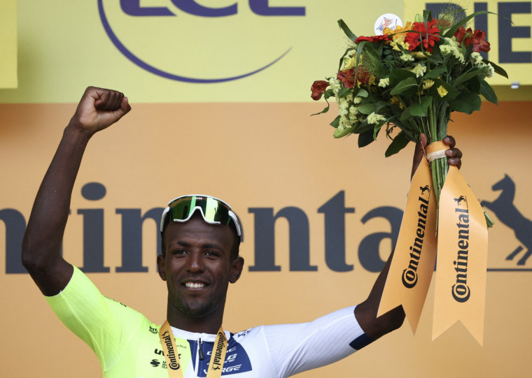 Biniam Girmay venceu a prova mais longa da competição, com 231km de distância entre Piacenza e Turim, na Itália
