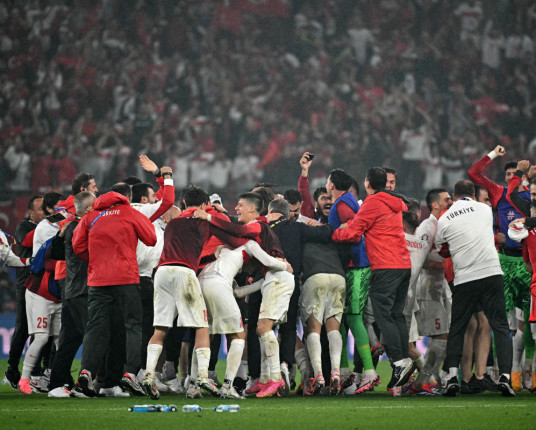 Turquia faz 2° gol mais rápido da história da Euro, bate a Áustria e avança às quartas de final