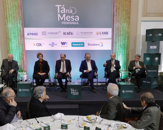 Cinco ex-governadores gaúchos pregam união para reconstrução do RS