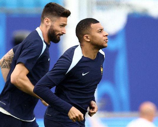 Quartas de final da Eurocopa podem tirar candidatos da disputa pela Bola de Ouro