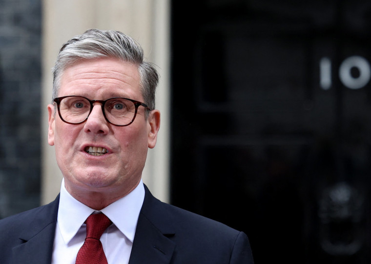 O primeiro-ministro britânico falou com o presidente da Ucrânia nesta sexta-feira (17)