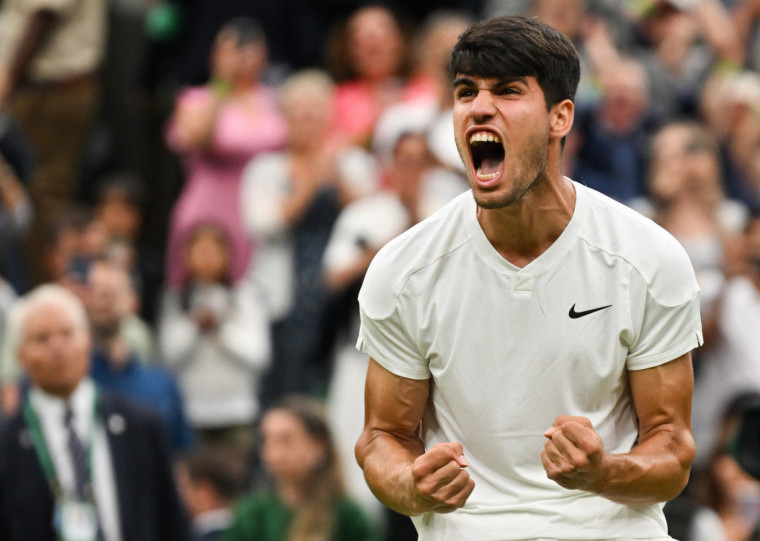 Espanhol Carlos Alcaraz passou sufoco, mas avançou para as oitavas de final do Grand Slam inglês