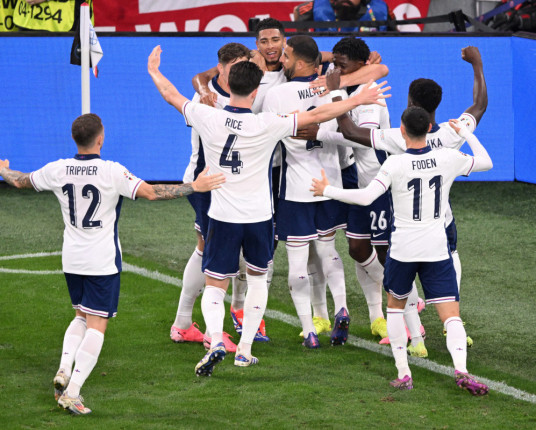 Inglaterra vira sobre a Holanda nos acréscimos e encara Espanha na final da Eurocopa