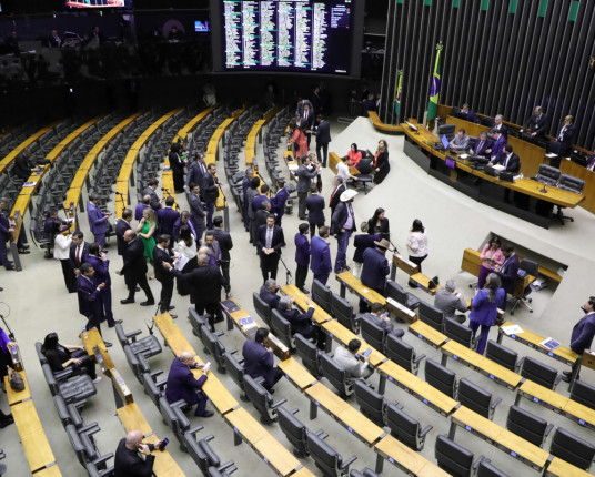 Câmara aprova texto-base da regulamentação da reforma tributária