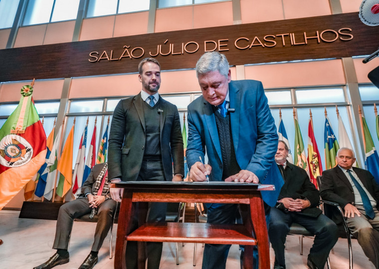 Promulgação foi assinada pelo presidente do Parlamento gaúcho, deputado Adolfo Brito (PP)