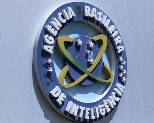 Abin deixa de acompanhar viagens de Lula