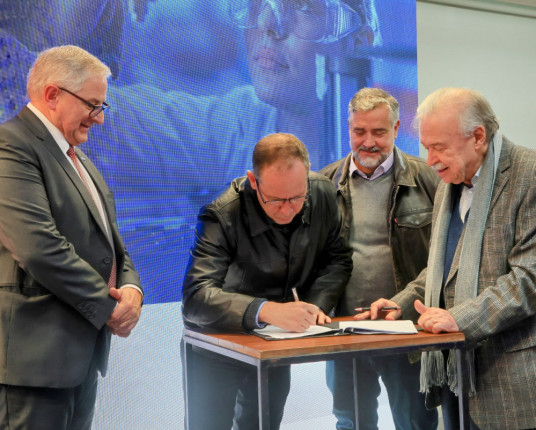 Fiergs, Senai-RS e ABDI assinam convênio para beneficiar indústrias atingidas na enchente