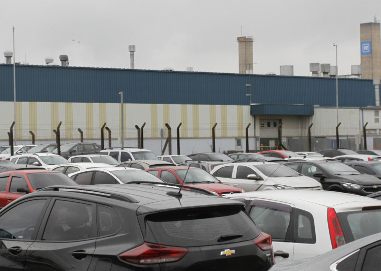 Segundo companhia, medida tem como objetivo adequar a produção da fábrica à demanda atual do mercado