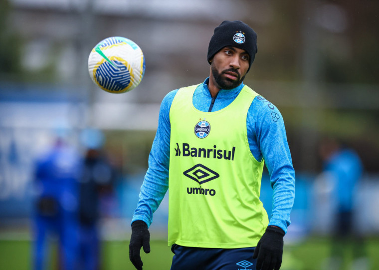 Com poucas opções no ataque, Galdino pode começar diante do Operário