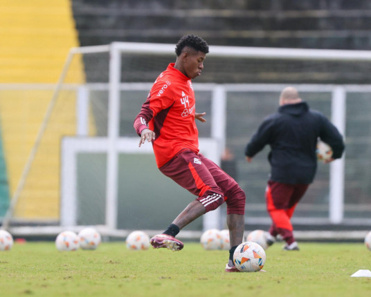 Ainda sem técnico, Inter inicia decisão com o Rosario Central na Sul-Americana