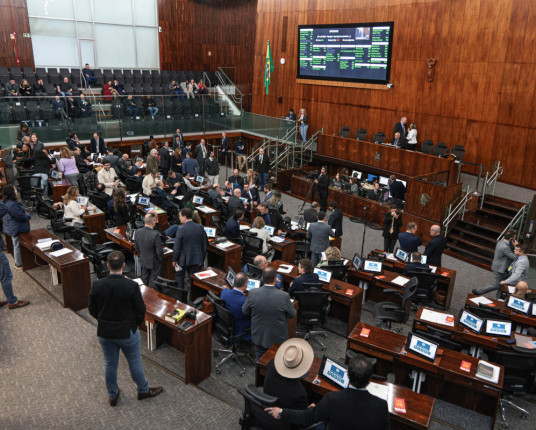 Assembleia deve convocar extraordinária na sexta (19) para votar pacote do funcionalismo