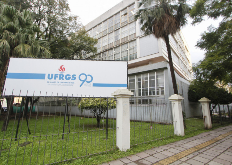 Entre as medidas, estão incluídas, limitação de viagens e suspensão da aquisição de equipamentos de informática