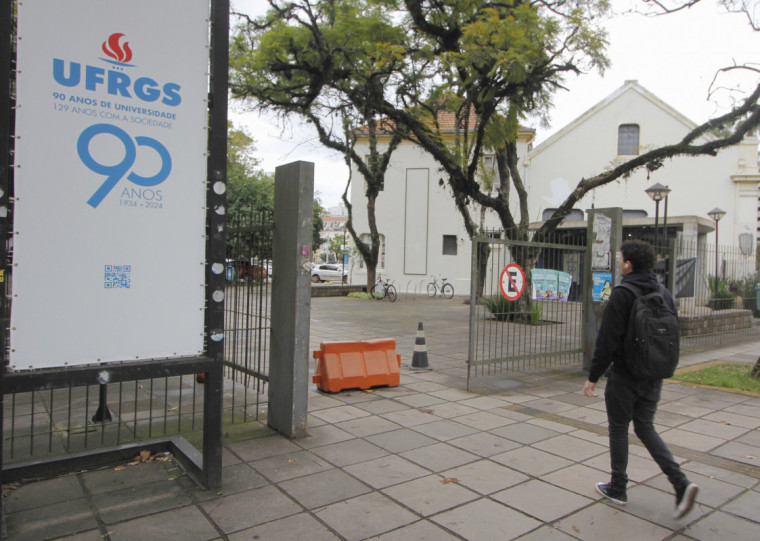 Entidades ligadas à Universidade pedem que se respeite voto paritário