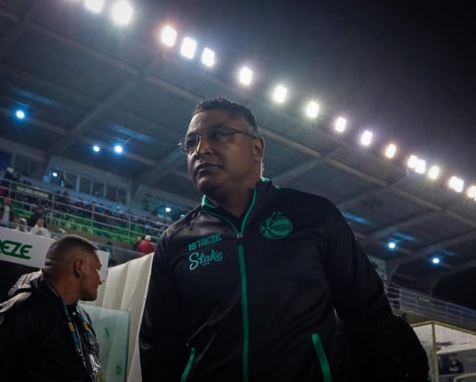 Inter aposta em Roger Machado para reverter crise em meio à decisão