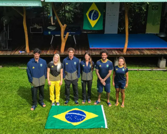 Com equipe completa, surfe do Brasil já treina no Taiti para Olimpíada