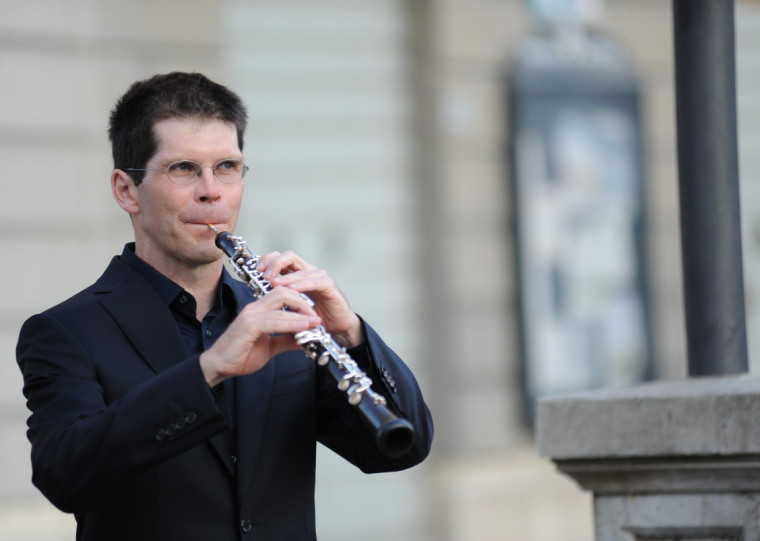 Christoph Hartmann, oboísta da Filarmônica de Berlim, é o solista convidado desta sexta-feira (26)