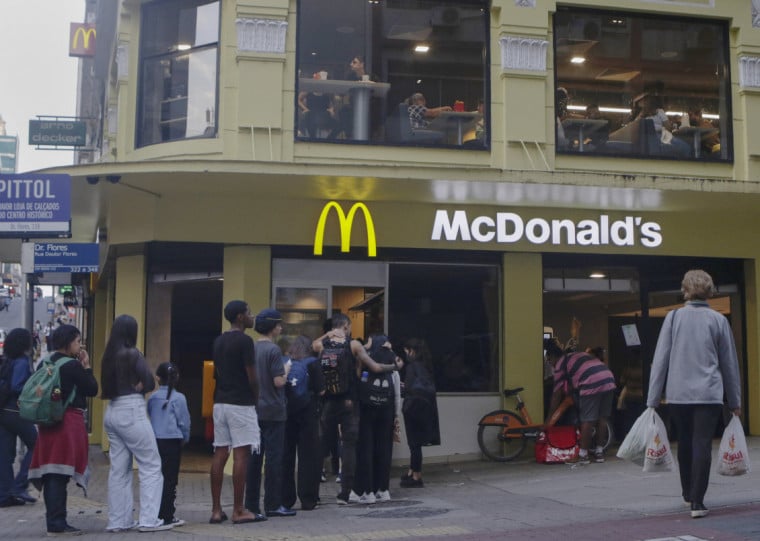 Às 8h29 (de Brasília), a ação do McDonald's subia 2% no pré-mercado de Nova York