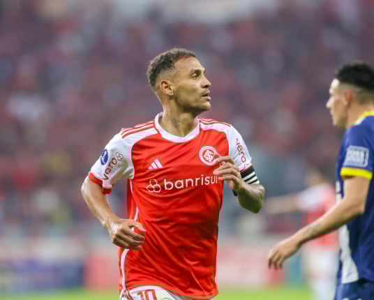 No auge da crise, Inter perde Alan Patrick por dois meses e pode ter saída de dirigentes