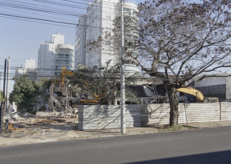 Terrenos que tinham casa noturna no passado e outras atividades vão ter restaurante 