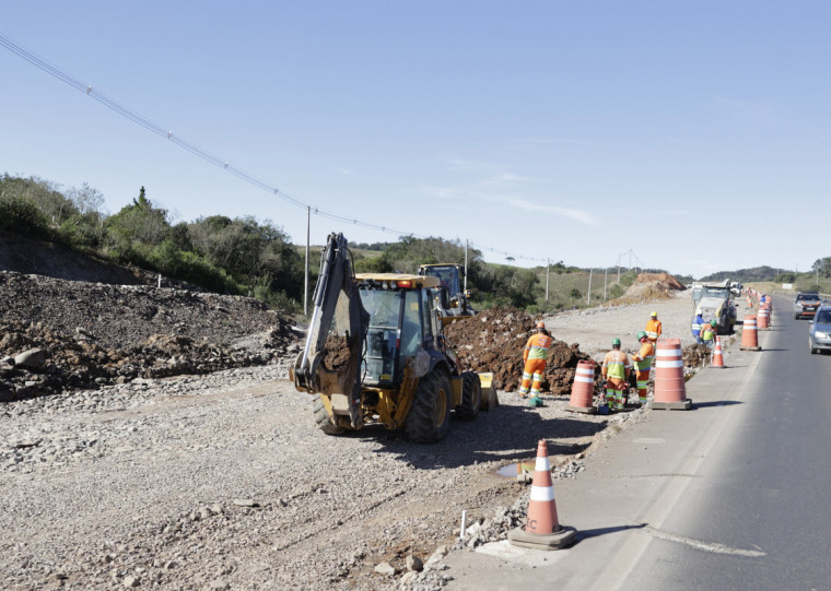 Equipes atuam nos trechos do km 214,8 ao km 245,3, numa extensão total de 30,5 quilômetros