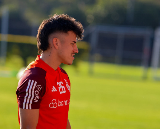 Sem vencer há um mês, Inter visita o Bahia pensando em virar a página