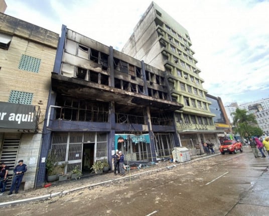 Defensoria Pública do RS ajuíza ação milionária contra prefeitura após incêndio na Pousada Garoa