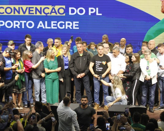 Com Bolsonaro presente, PL lança vice na chapa de Melo em Porto Alegre