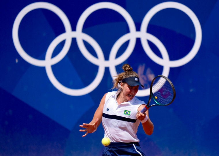 Bia foi superada pela eslovaca Anna Karolina Schmiedlova, 67ª do mundo