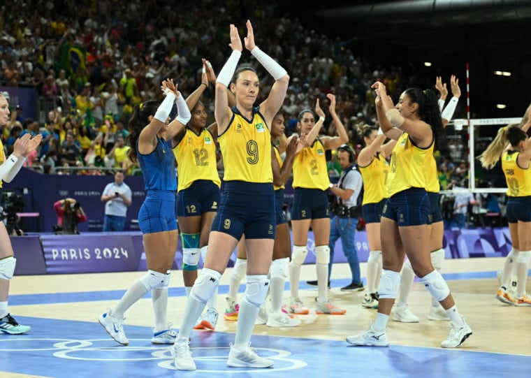 O Brasil atropelou o modesto time do Quênia por 3 sets a 0, com parciais de 25/14, 25/13 e 25/12